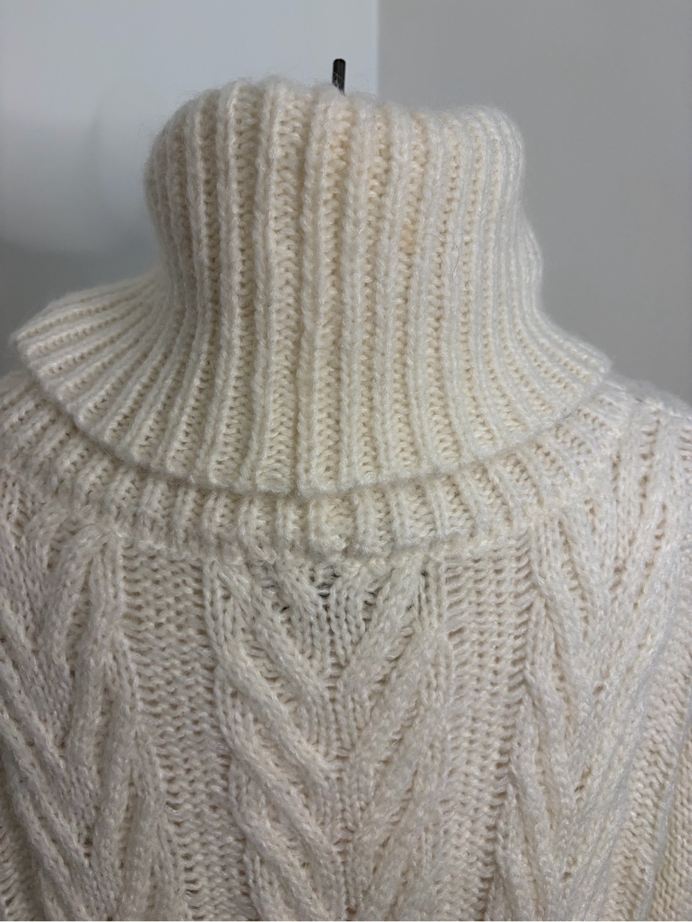 AGGÉL Gold Edition Cable Knit Sweater Dress Cream Oversized Wool  Mohair SIZE XL - Picture 10 of 13